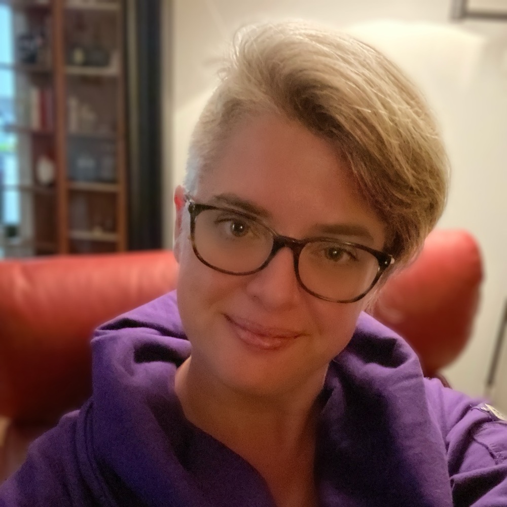 Meet your Posher, Debbie